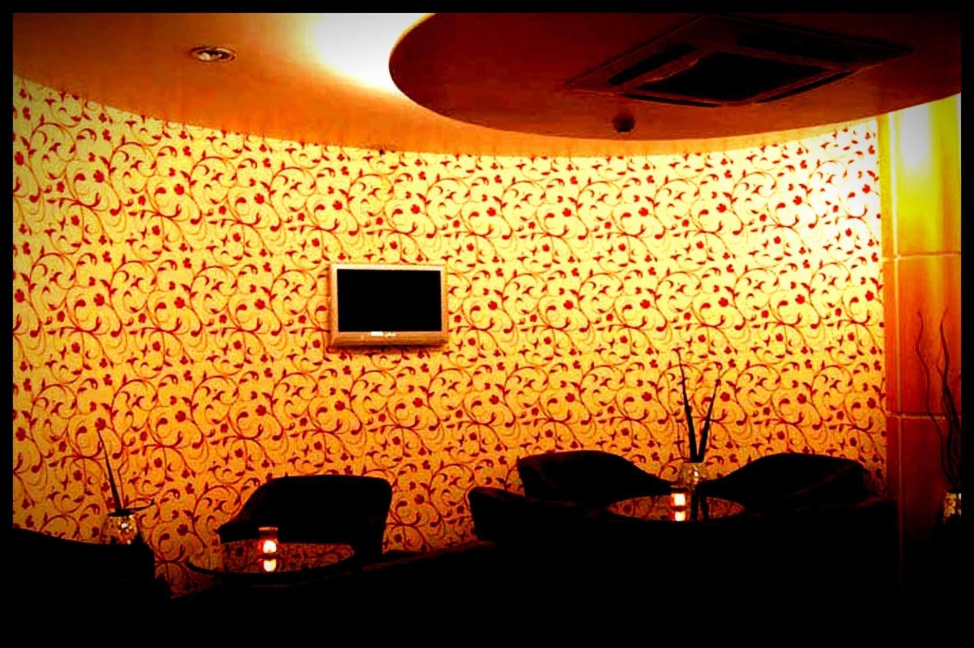 The White Klove Nuova Delhi Esterno foto